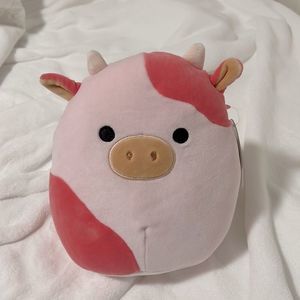 Reshma the squishmallow cow